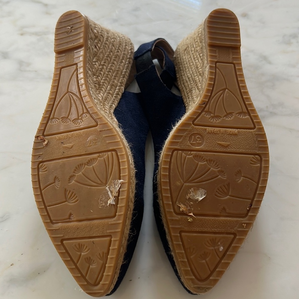 Viscata Navy Slingback Wedges - Picture 2 of 12
